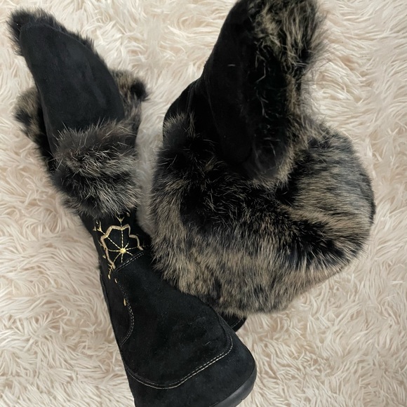 Me Too suede and rabbit boots. 8 - Picture 4 of 6